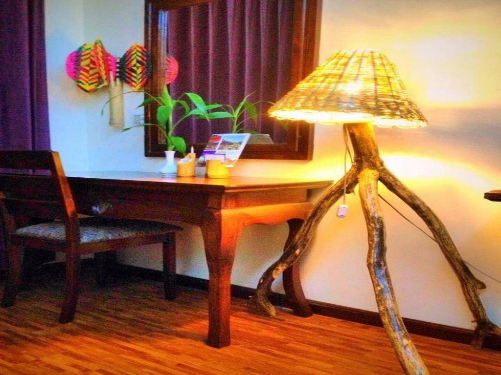 查尔斯先生河景小屋 昔卜 外观 照片